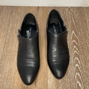 Nine West black short shoe/booties size 7 1/2